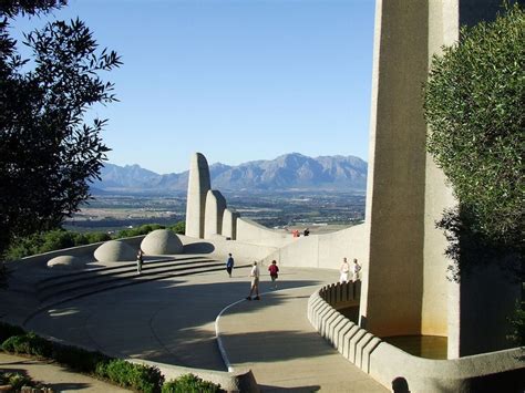  Afrikaans Taalmonument İnşaatı: 18. Yüzyılda Güney Afrika'da Dil ve Kültürel Kimlik